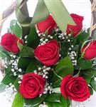 Aşkın Rengi 7 Kırmızı Gül Çiçek Sepeti